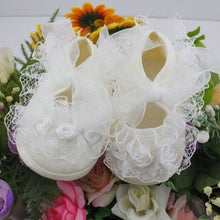 Baby Girls First Walkers Pink Flowers Lace born Baby Shoes Soft Sole 2 Colors  UBY