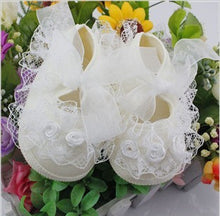 Baby Girls First Walkers Pink Flowers Lace born Baby Shoes Soft Sole 2 Colors  UBY